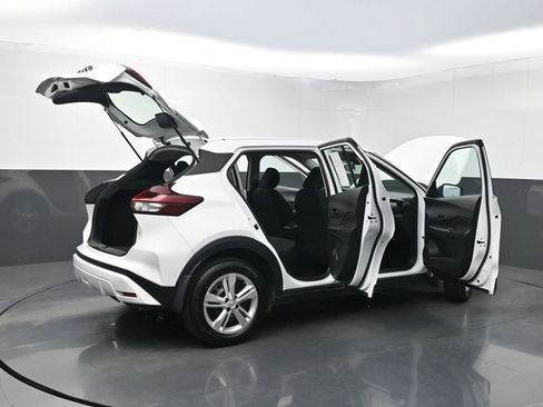 Used 2023 Nissan Kicks S image 37