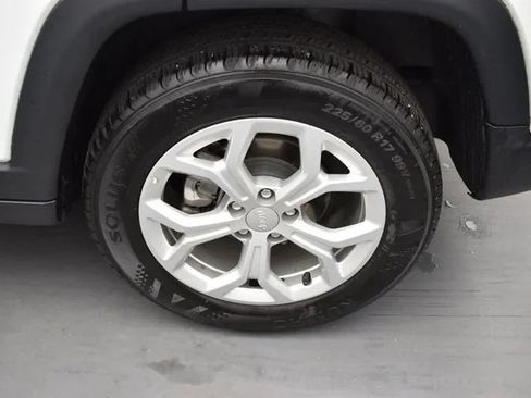 Used 2024 Jeep Compass Latitude AWD/4WD image 37