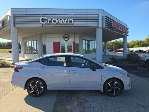 New 2025 Nissan Versa SR image 2