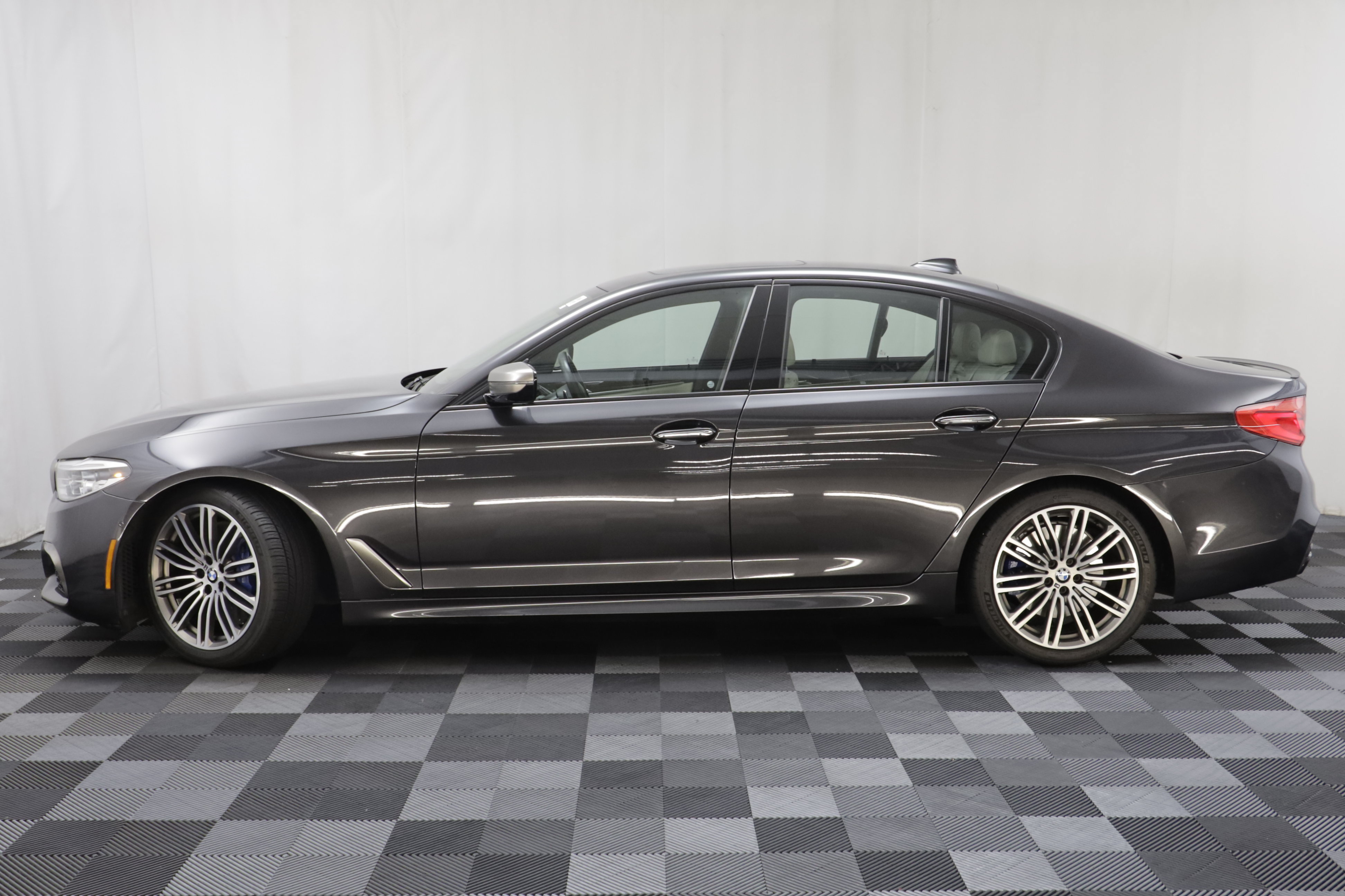 Used 2018 BMW M550i xDrive AWD/4WD image 4