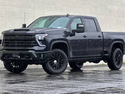 Certified 2024 Chevrolet Silverado 3500 LTZ w/ LTZ Premium Package image 8