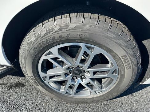 New 2025 Ford Expedition Active image 29