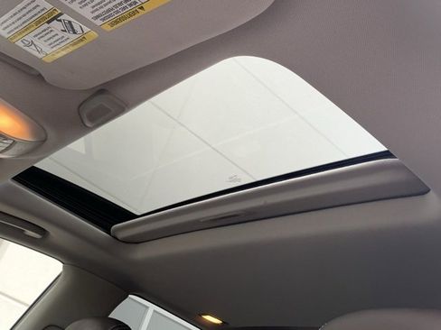 Used 2019 INFINITI QX60 Luxe w/ Essential Package image 9