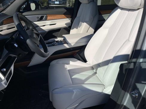 New 2026 Cadillac Vistiq Luxury image 21