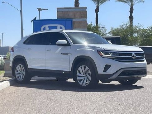 Used 2021 Volkswagen Atlas Cross Sport SE FWD image 3