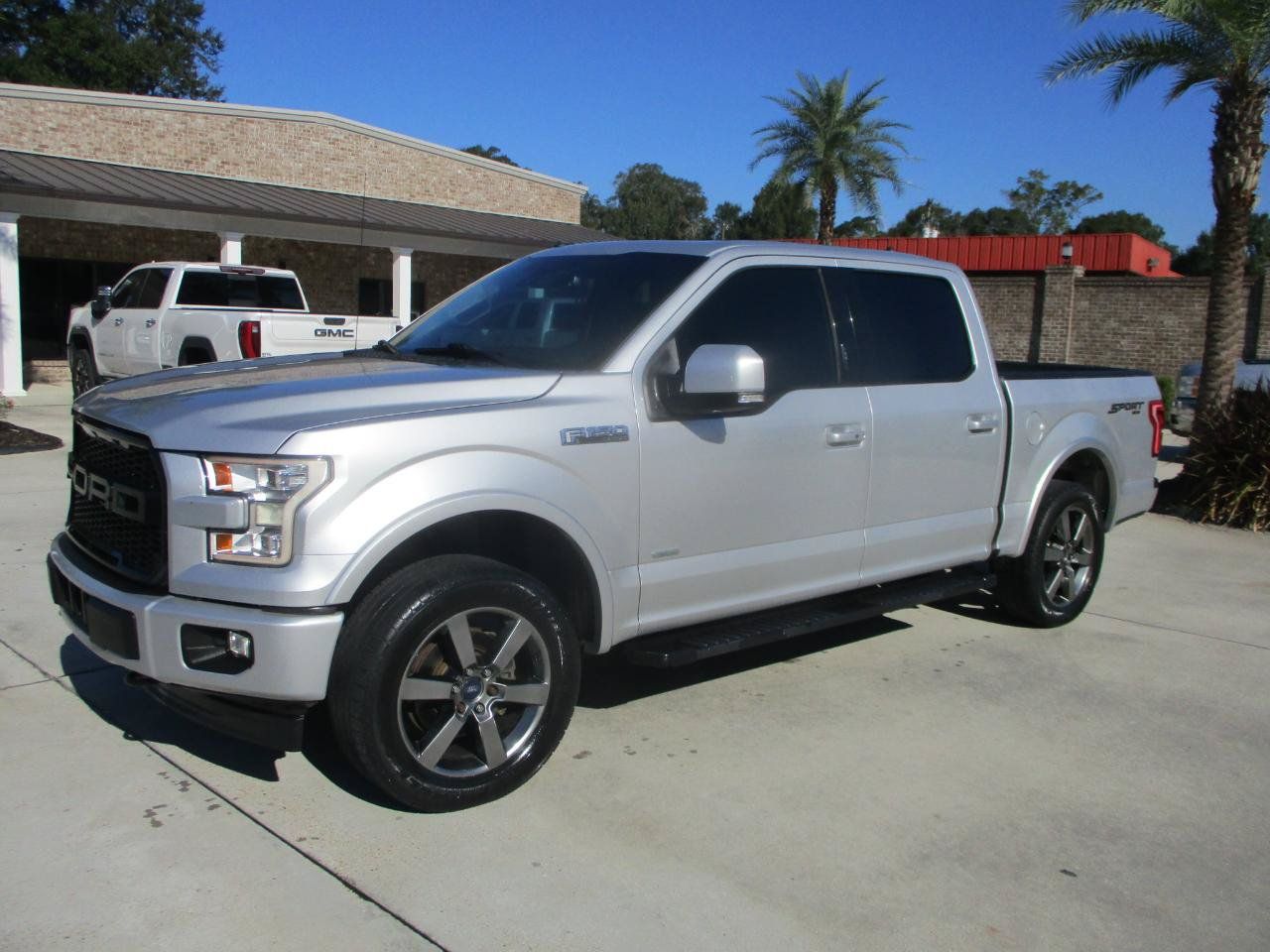 Used 2017 Ford F150 Lariat w/ Equipment Group 502A Luxury AWD/4WD image 21