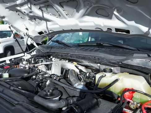 Used 2020 Ford F550 2WD Crew Cab Super Duty w/ XLT Value Package image 16