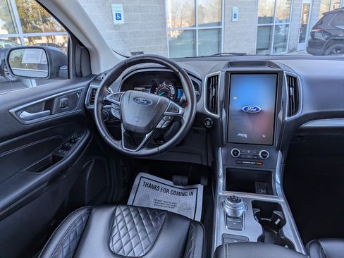 Used 2024 Ford Edge Titanium image 11