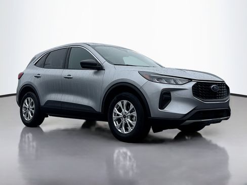 Used 2023 Ford Escape Active image 1