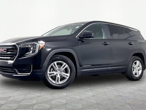 Used 2024 GMC Terrain SLE FWD image 1