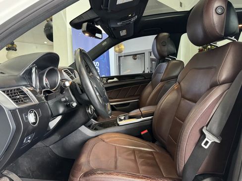 Used 2015 Mercedes-Benz GL 550 4MATIC image 8