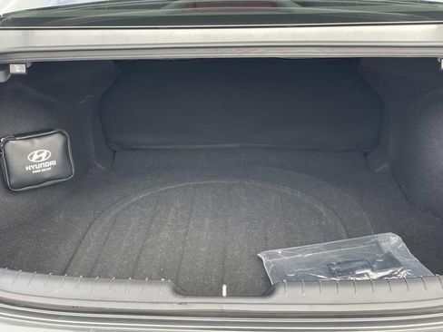 Used 2024 Hyundai Elantra SEL image 11