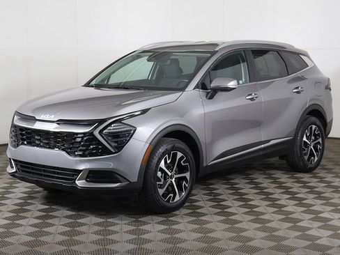 Used 2024 Kia Sportage EX AWD/4WD image 8