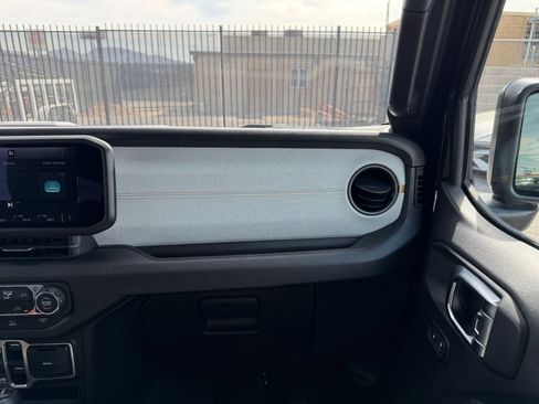 Used 2025 Jeep Wrangler Sport S AWD/4WD image 34