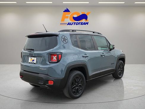 Used 2017 Jeep Renegade Trailhawk AWD/4WD image 4