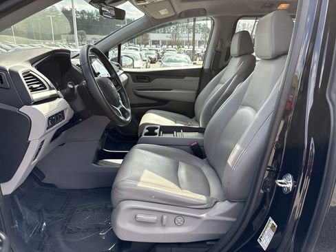 Used 2018 Honda Odyssey Touring image 16