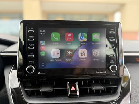 Used 2021 Toyota Corolla LE image 23