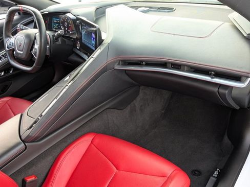 Used 2024 Chevrolet Corvette Stingray Convertible w/ 1LT RWD image 18