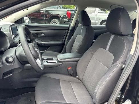 Used 2024 Nissan Sentra SV FWD image 9