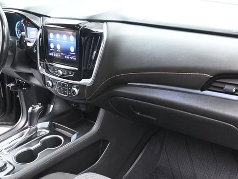 Used 2020 Chevrolet Traverse LT FWD image 30