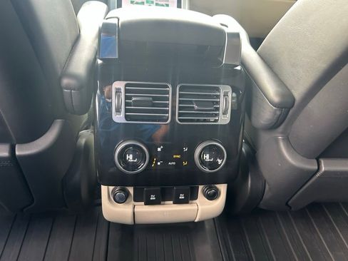 Used 2018 Land Rover Range Rover HSE image 42