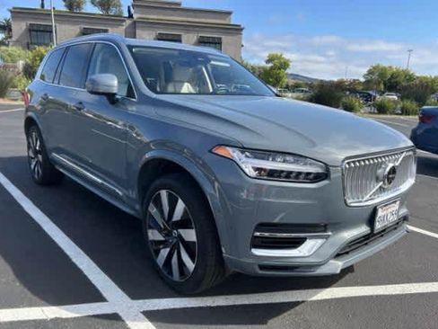 Used 2023 Volvo XC90 T8 Ultimate w/ Lounge Package AWD/4WD image 6