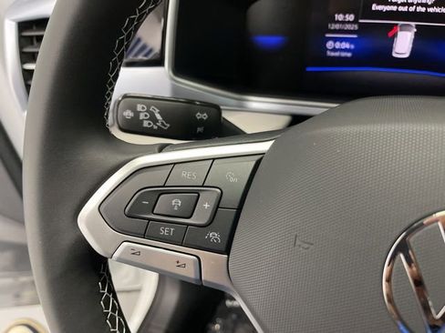 New 2026 Volkswagen Taos SE image 16