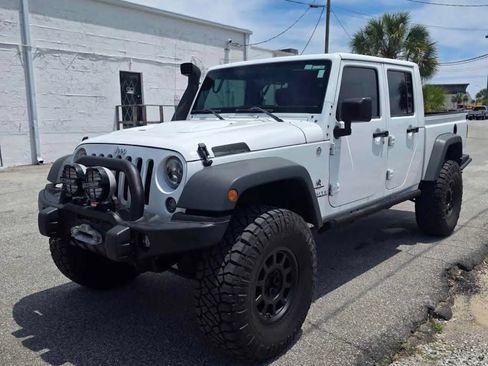Used 2015 Jeep Wrangler Unlimited Sport AWD/4WD image 4