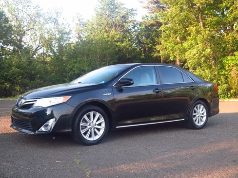 Used 2012 Toyota Camry XLE w/ Convenience Pkg FWD image 1