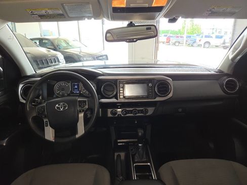 Used 2017 Toyota Tacoma SR5 AWD/4WD image 23