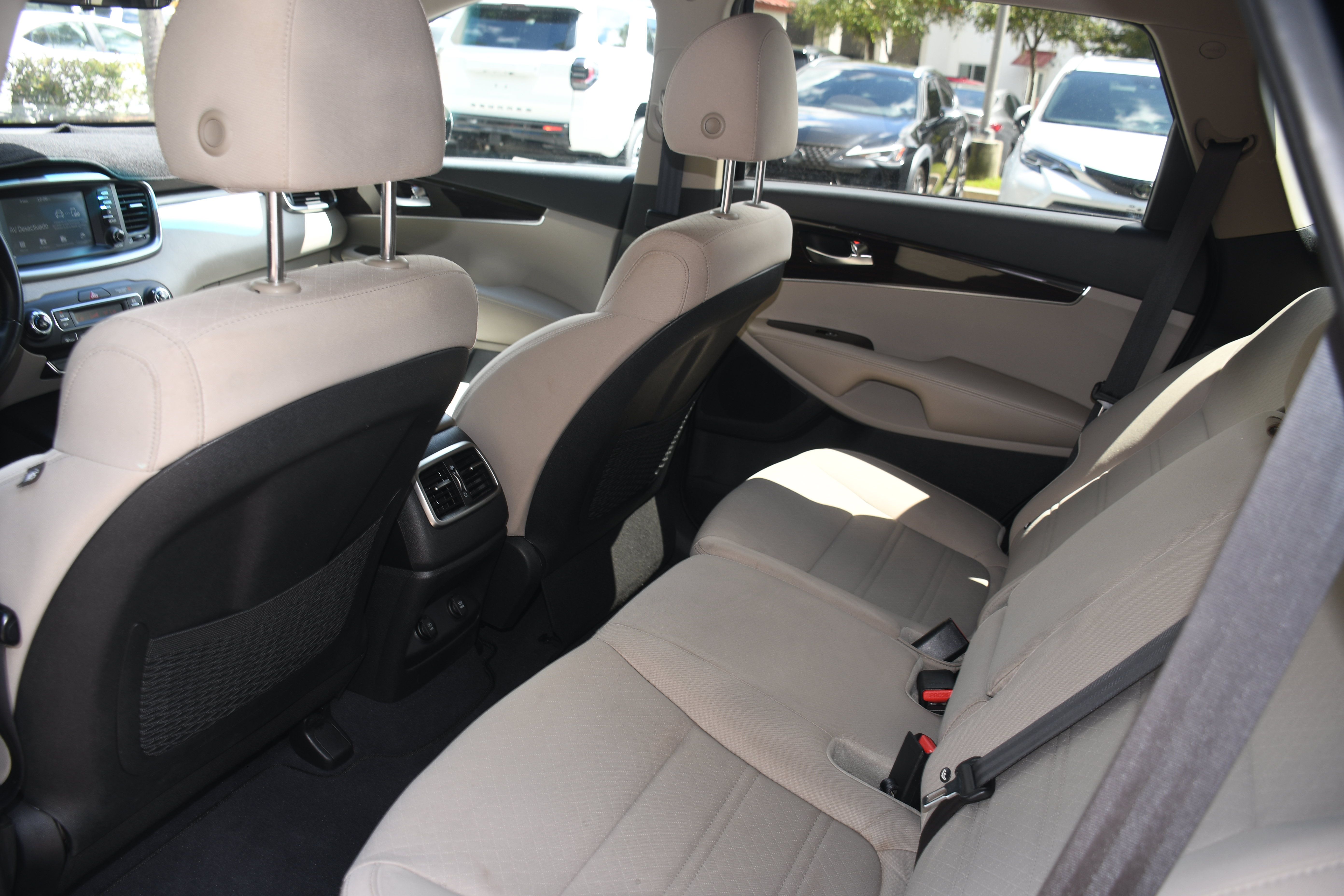 Used 2020 Kia Sorento S FWD image 16