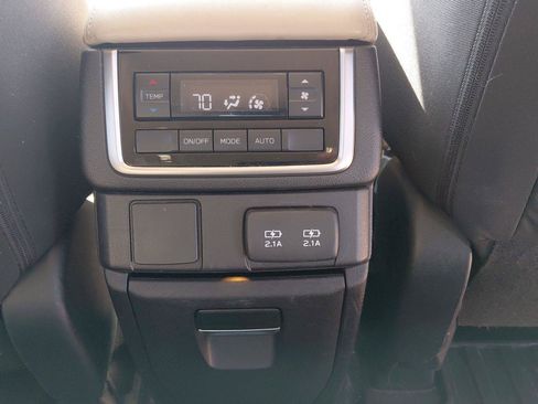 Used 2019 Subaru Ascent Premium AWD/4WD image 19