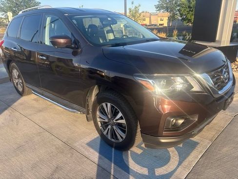 Used 2020 Nissan Pathfinder SL AWD/4WD image 3