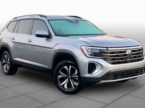 Used 2024 Volkswagen Atlas SE FWD image 3