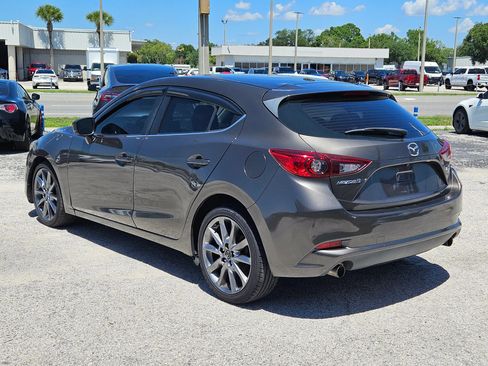 Used 2018 MAZDA MAZDA3 Touring FWD image 5