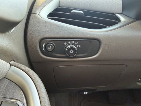 Used 2023 Chevrolet Malibu LT image 15