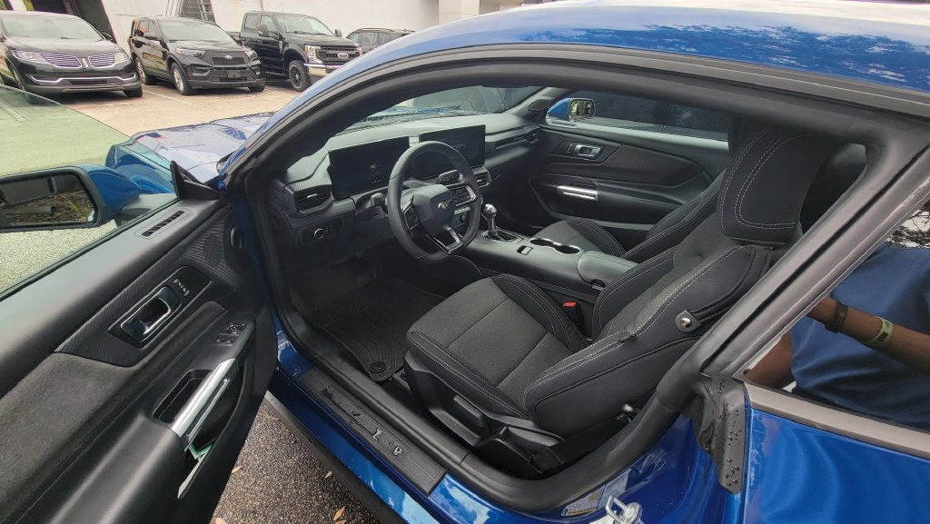 Used 2024 Ford Mustang Coupe RWD image 7