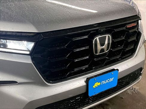 Used 2025 Honda Pilot TrailSport image 33