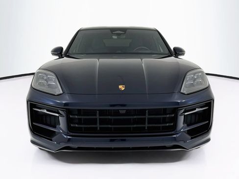 Certified 2026 Porsche Cayenne GTS AWD/4WD image 6
