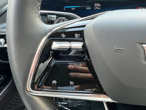 Used 2024 Cadillac Lyriq Tech AWD/4WD image 35