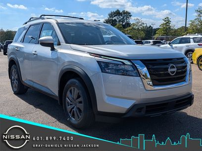 New 2025 Nissan Pathfinder SV