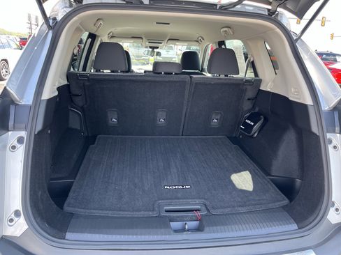 Used 2022 Nissan Rogue SV AWD/4WD image 7