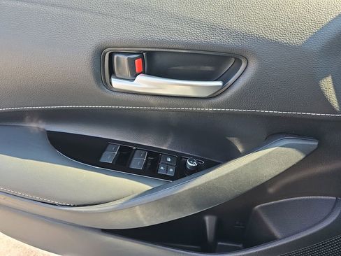 Used 2021 Toyota Corolla SE image 31