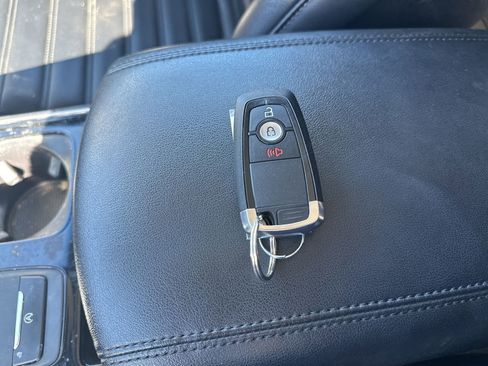 Used 2019 Ford Edge SEL w/ Equipment Group 201A AWD/4WD image 7