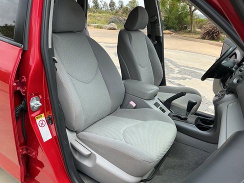 Used 2007 Toyota RAV4 Limited FWD image 34