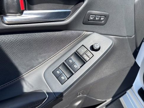 Certified 2022 Toyota Avalon Touring w/ Advanced Safety Package image 8