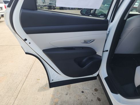 Used 2026 Hyundai Tucson SEL Plus FWD image 15