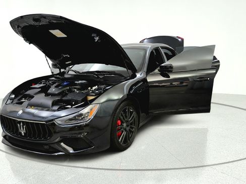 Used 2023 Maserati Ghibli Modena RWD image 10