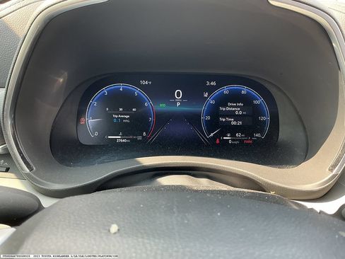 Used 2023 Toyota Highlander Platinum FWD image 13