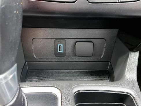 Used 2018 Ford Escape SE w/ SE Sport Appearance Package image 22